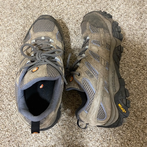 Size 8 Merrell Moab Vibram Hiking Shoes - Picture 2 of 5